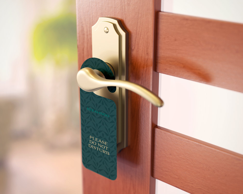 Hanger door aux couleurs du branding Keeahnoo