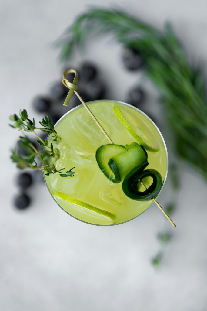 Cocktail tropical dans l’hôtel Keeahnoo – expérience immersive de marque